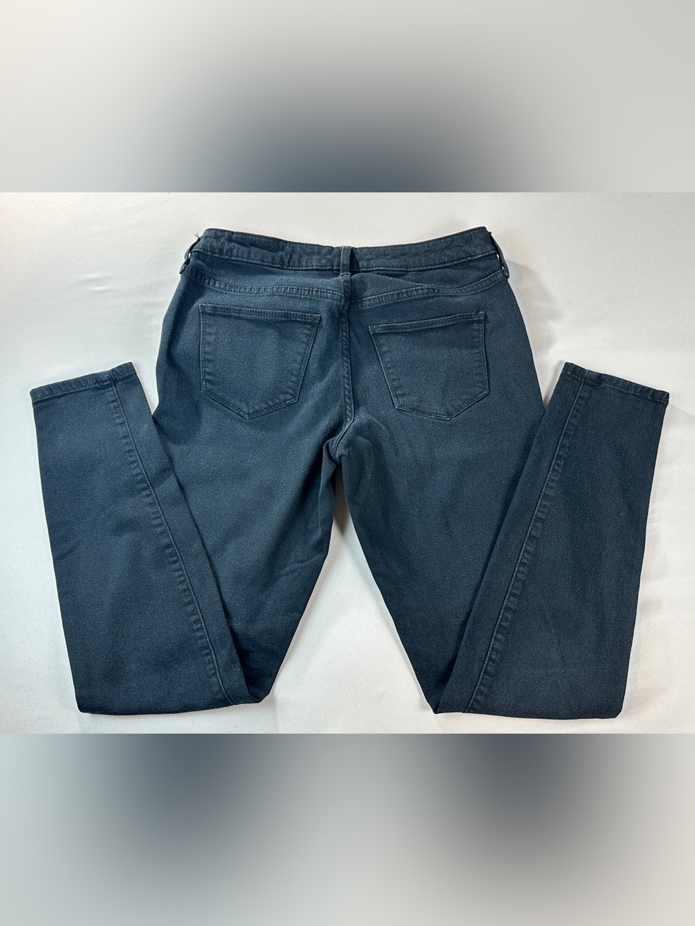Universal Thread Women's 4/27R mid rise jegging Black Straight Leg Jeans